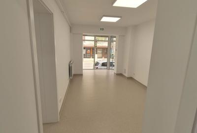 Spațiu comercial, de 60 mp, în Central - 1
