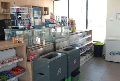 Spațiu comercial, de 10,000 mp, în Brădești - 2
