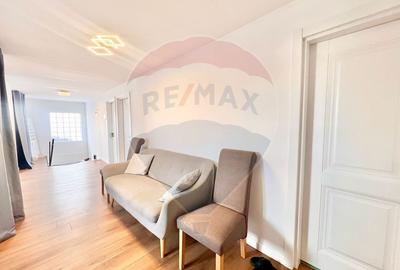 Casă cu 12 camere cu Teren 247 Mp în Decebal - 3