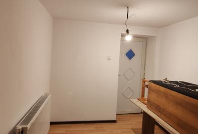 Casă individuală cu 8 camere cu Teren 500 Mp în Central - 1