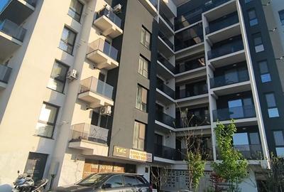 Apartament cu 3 camere semidecomandat în Berceni - 1