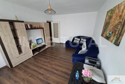 Apartament cu 3 camere decomandat în Trivale - 2