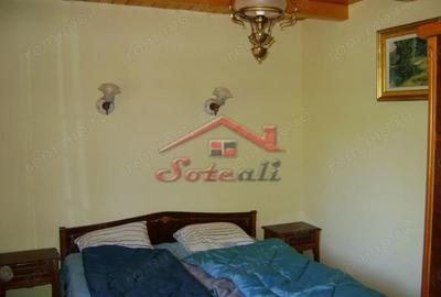 Casă cu Teren 1746 Mp în Cornu - 1