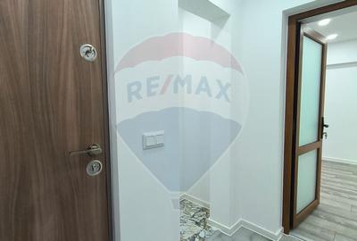 Apartament cu 2 camere de vanzare complet renovat in Tiglina 1 - 15
