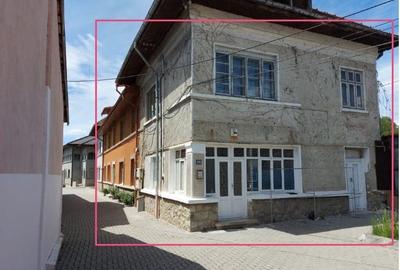 Casă individuală cu 12 camere cu Teren 607 Mp în Central - 17