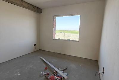 Casă cu 4 camere cu Teren 411 Mp în Clinceni - 1