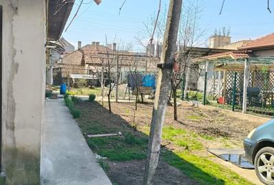 Duplex cu 3 camere cu Canalizare în 1 Mai - 2