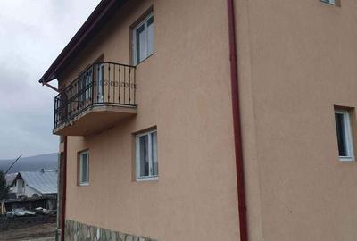 Casă cu 4 camere în Pârcovaci - 7