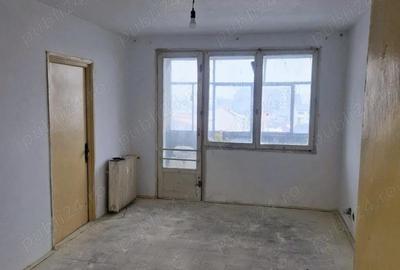 Apartament cu 3 camere semidecomandat în Eroii Revoluției - 1