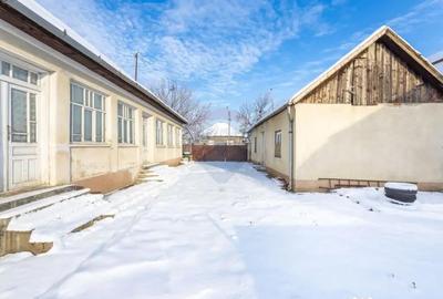 Casă cu 5 camere cu Teren 1620 Mp în Central - 1