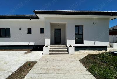 Proprietar vind casa in sabareni - 2