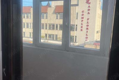 Apartament cu 4 camere semidecomandat în Fălticeni - 4