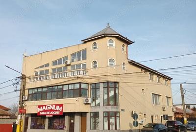 Casă cu 6 camere în Valu lui Traian - 1