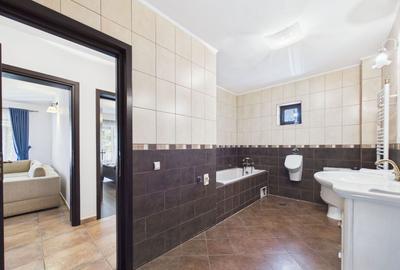 Casă individuală cu 6 camere cu Teren 500 Mp în Central - 11