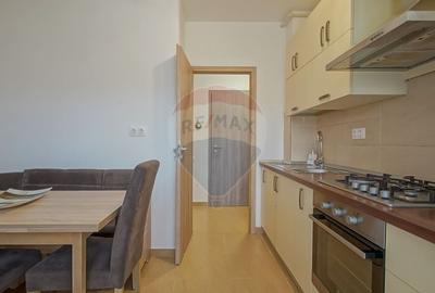 Apartament cu 3 camere de inchiriat in zona Tractorul - 3