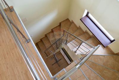 Casă cu 5 camere cu Teren 420 Mp în Dobroești - 19