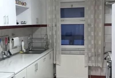 Apartament cu 3 camere decomandat în Central - 2