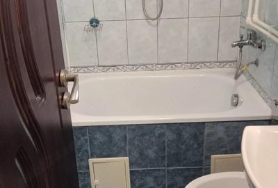 Apartament cu 2 camere semidecomandat în Podu Roș