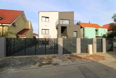Casa zona Lunei, 5 camere + 3 bai, centrala proprie, prima inchiriere - 1