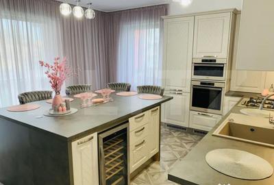 Apartament cu 3 camere decomandat în Livezeni