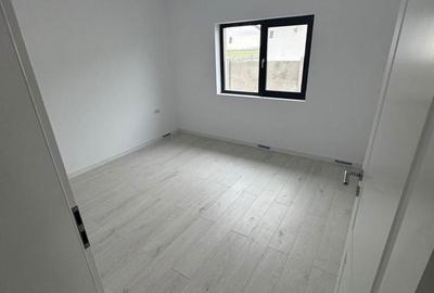 Casă cu 4 camere cu Canalizare în Clinceni