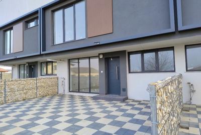 Casa tip triplex cu gradina privata si 2 locuri de parcare incluse - 2