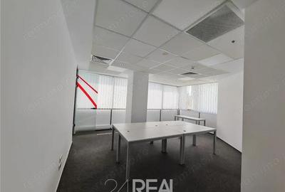 Spațiu comercial, în P-ța Victoriei - 8