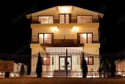 Spațiu comercial, de 600 mp, în Central - 4