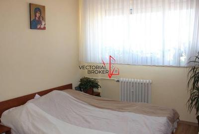 Apartament cu 3 camere decomandat în Central - 2