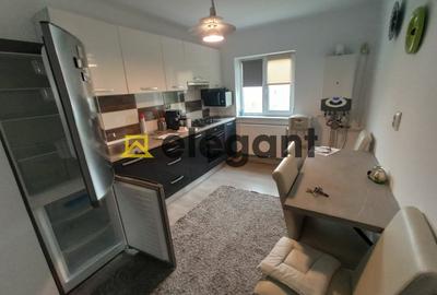 Apartament cu 3 camere decomandat, mobilat în Rovine