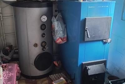 Casa renovata in Preluci la 12 Km de Comanesti , fantana si centrala proprie - 11
