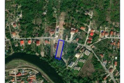 Teren cu front la albia Cri?ului Repede, Oradea, Strada ... - 2