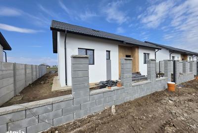 Casă cu 4 camere cu Teren 400 Mp în Domnești - 8