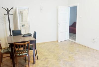 Spațiu comercial, de 47 mp, în Central - 6