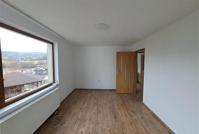 Casă individuală cu 4 camere cu Canalizare în Bună Ziua - 8