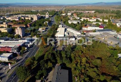 Teren de 5592 mp, în Triaj - 3