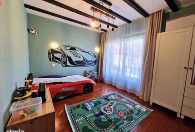 Casă cu 4 camere în Central