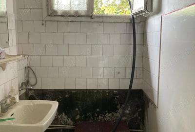 2 CAM ET.3 PROPRIETAR Blv muncii 7 Re?i?a - 8