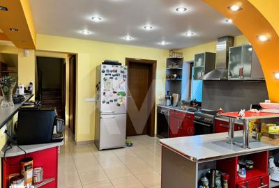 Casă cu 5 camere cu Canalizare în Central - 8