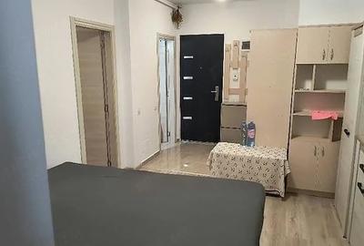 Garsonieră decomandată în Titan