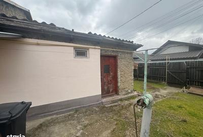 Casă cu 3 camere în Uiești - 11