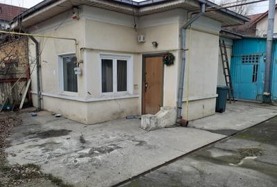 Casă cu 2 camere cu Teren 298 Mp în 16 Februarie - 8