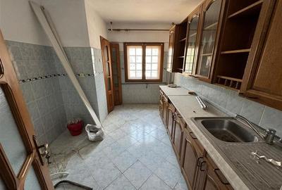 Apartament cu 3 camere decomandat în Brăilei