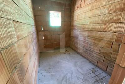 Casă cu 3 camere cu Teren 500 Mp în Central - 11