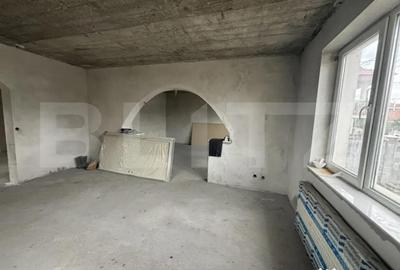 Casă cu 5 camere cu Teren 780 Mp în Botizului - 9