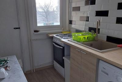 Garsonieră decomandată în 1 Mai