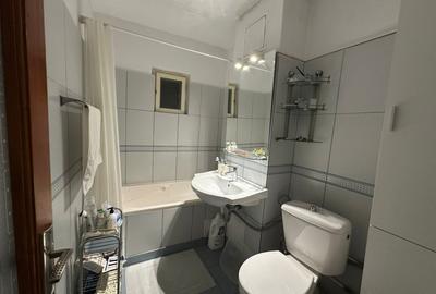 Apartament cu 3 camere semidecomandat în Rovine - 4