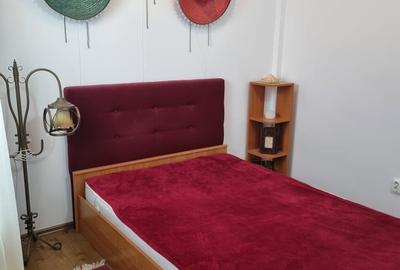 Apartament cu 3 camere decomandat în Berceni