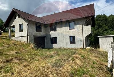 Casă individuală cu 7 camere cu Canalizare în Săliștea de Sus - 3