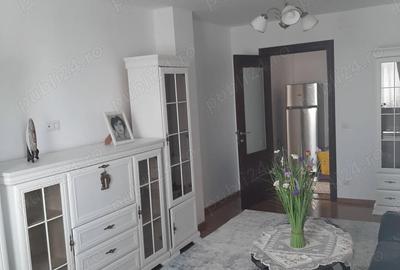 Vand apartament cu 2 camere 54 mp recent renovat zona centrala Roman - 3